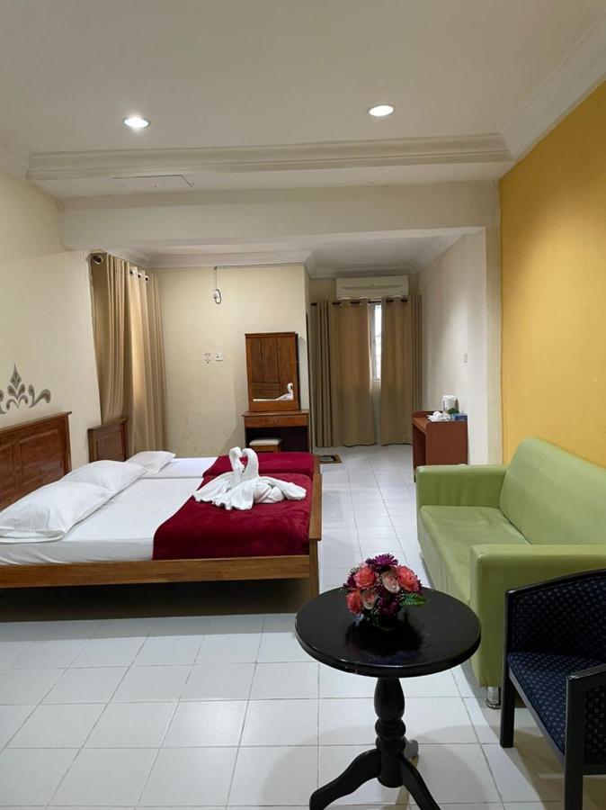 Samudera Hotel Kampung Kuala Besut Ngoại thất bức ảnh